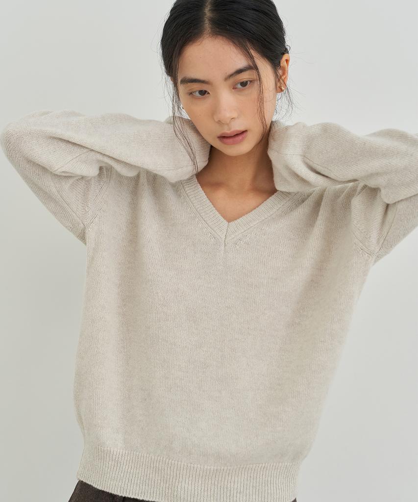 Oeoseoul Classic V-Neck Knit [Cream]