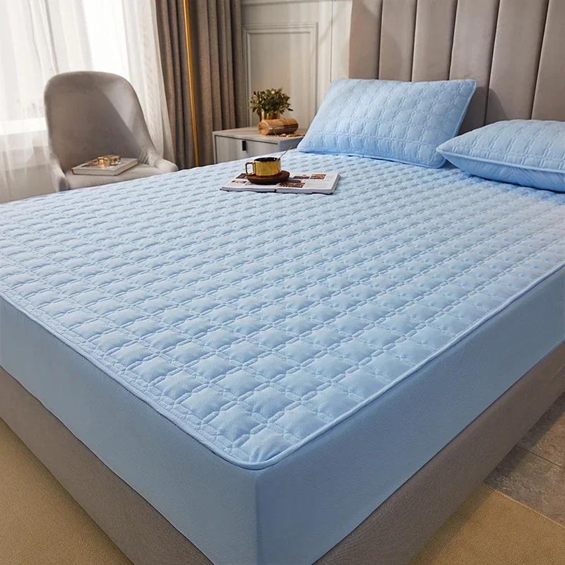 Breathable and Anti-Bacterial Mattress Topper with Air-Permeable Bed Pad for a Comfortable Night's Sleep