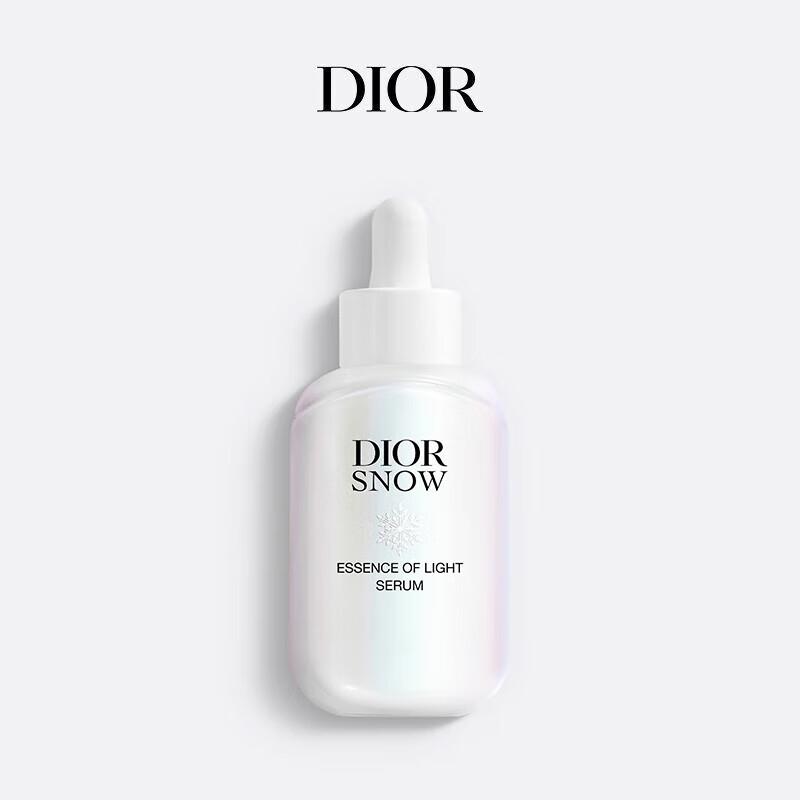 

Dior Snow Brightening Essence