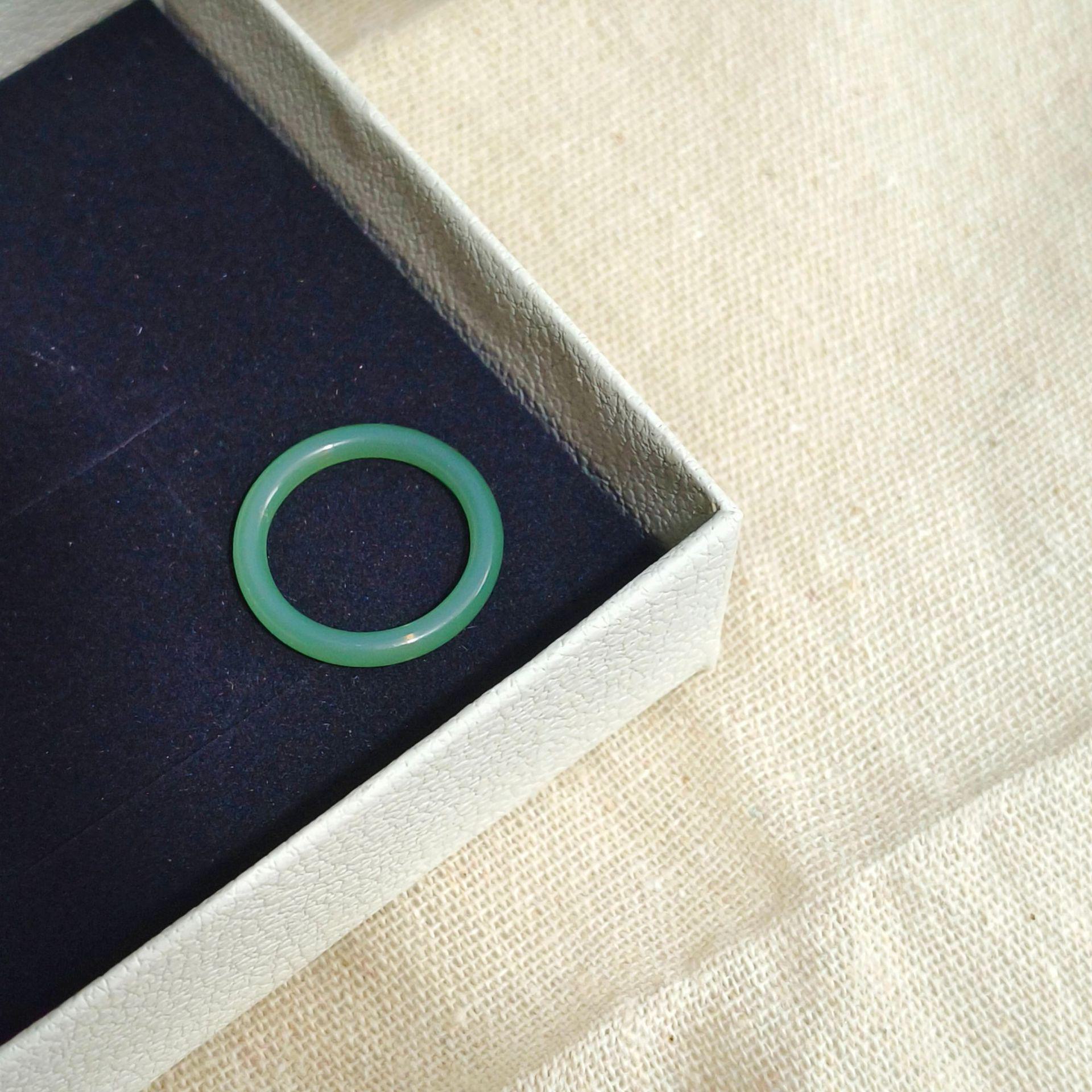 

Кольцо, вдохновленное нефритом Цзяннань: Стиль Misty Rain Xiaohongshu, не выцветает, модный древний дизайн для женщин светло-зеленый