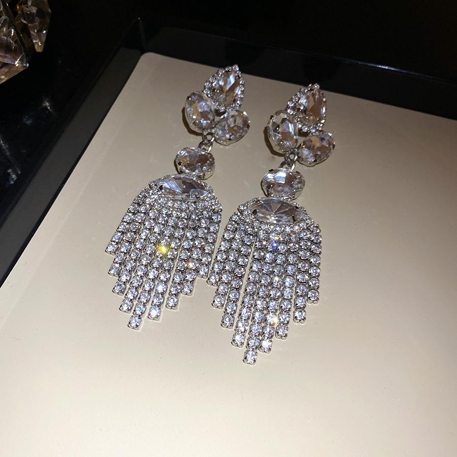 

Silver Needle Diamond Oval Tassel Earrings European and American Popular Elegant Heavy Industry Earrings Light Luxury Premium Earrings