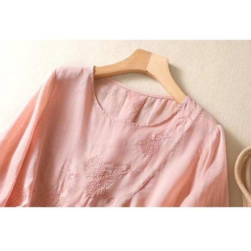 Embroidery Round Neck Summer New Women T-shirt Retro Thin Loose Short Sleeve Blouse Casual Sweet Simple Tops Ladies Office Solid Color Clothing