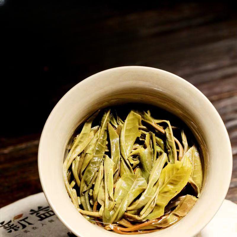 357g Yunnan Raw Puerh Tea Cake 2022 Spring Pu'er Sheng Tea Premium Pu-erh Tea