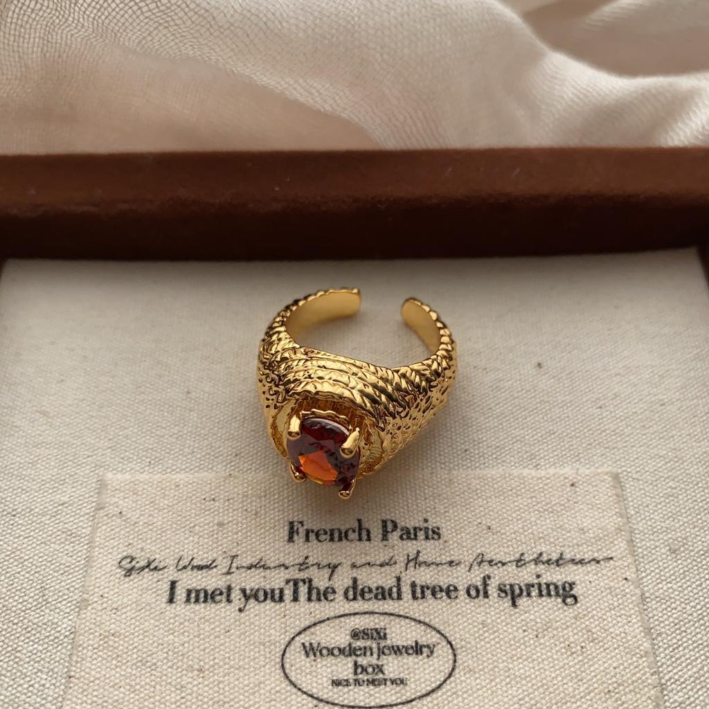 Princess Court Wind Yellow Gold Ring Niche Ring Dot Diamond Jewelry Premium Versatile Temperament Personality Ring