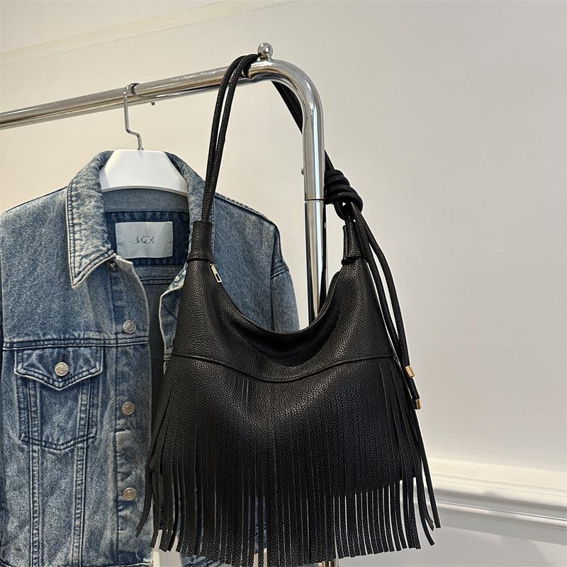 

New women s bags popular autumn retro niche design bags messenger bags fashion tote bags чёрный