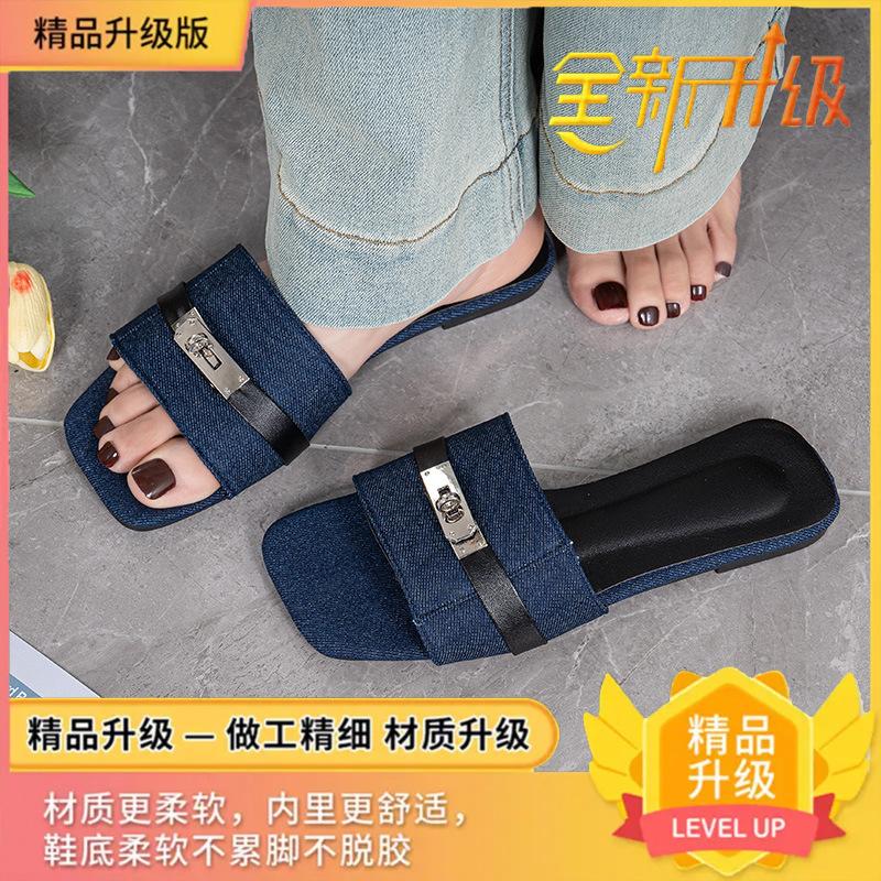 Internet Celebrity Explosion 2025 Summer New Women's Shoes Flat Bottom Bright Diamond Square Buckle Open Toe Cool Slippers Women Wear Home