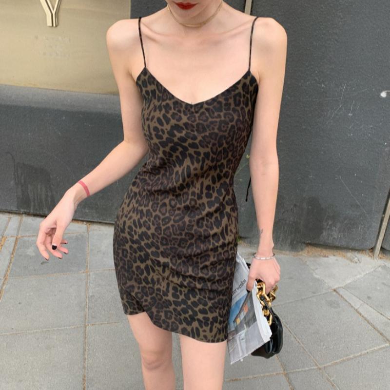 Women's Leopard Print Thin-strap Mini Dress Thin Strap V Neck Bodycon Dress Fitted Short One Piece Dress Suitable for Streetwear and Nighttime Outings