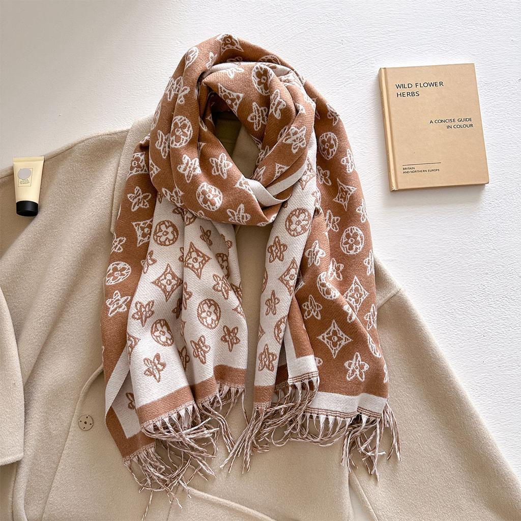 Autumn and winter new retro imitation cashmere jacquard scarf women's versatile thickened warm scarf long fringed shawl
