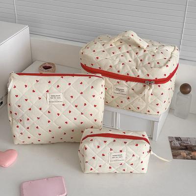 Ins Fresh Red Heart Quilted Cosmetic Bag Fashion Large-Capacity Toiletry Storage Bag Portable Travel Makeup Bag Handbag