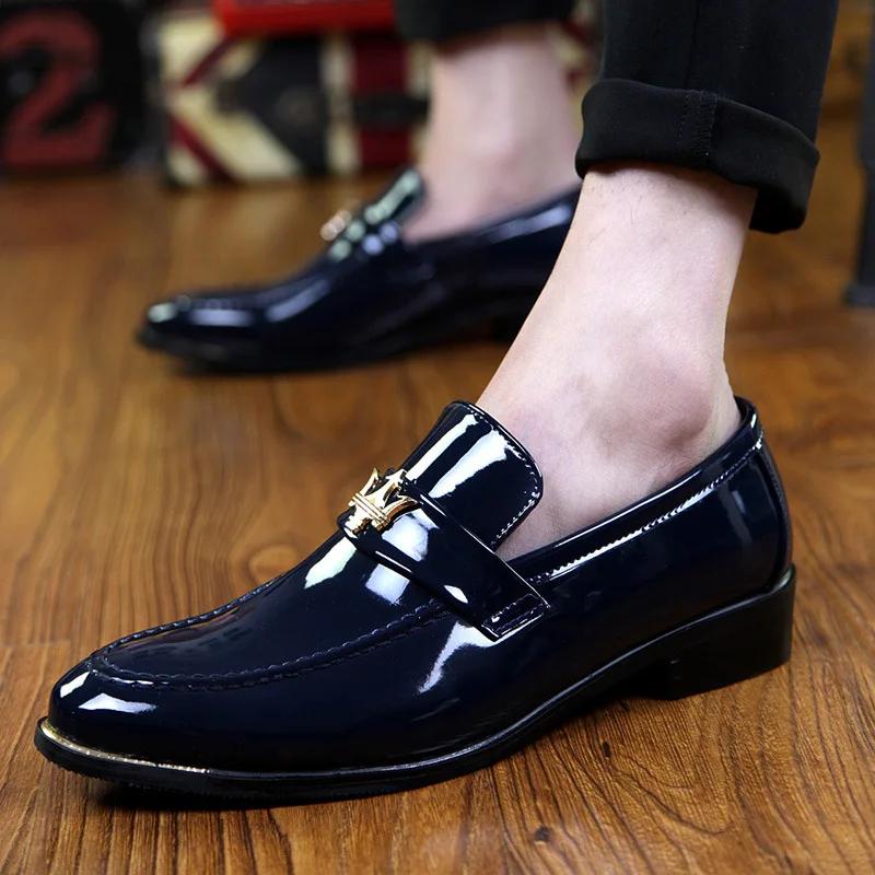 Fashion Red Men's Social Shoe Casual Glitter Leather Loafers Shoes for Men Slip-on Pointed Toe Dress Shoes Men Footwear New Fashion