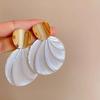 Elegant Sea Shell Clip On Earrings for Women Two Tone Geometric Dangle Earrings Banquet Holiday Jewelry Accessories