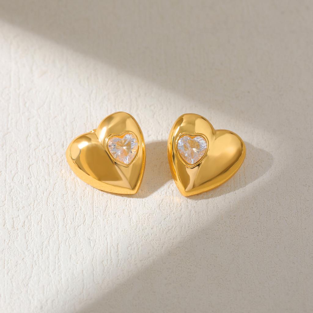 18K Gold Love Diamond-set Zircon Stud Earrings Smooth Simple and Versatile Temperament Heart-shaped Earrings
