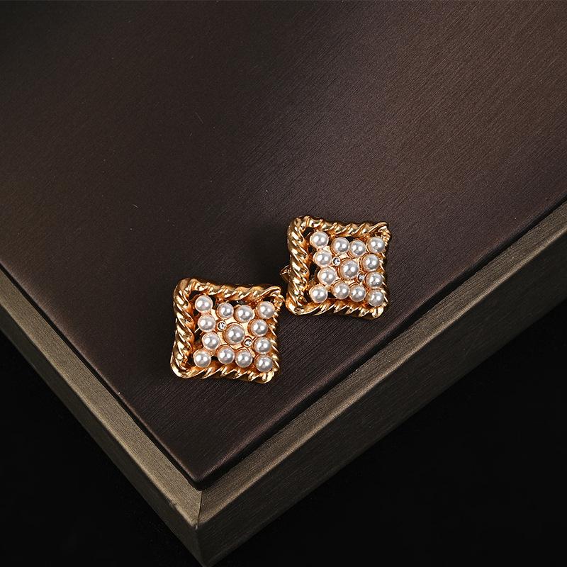 Vintage Court Femininity Heavy Industry Autumn and Winter Electroplating Inlaid Stud Earrings Brooch Bracelet Necklace Jewelry Set