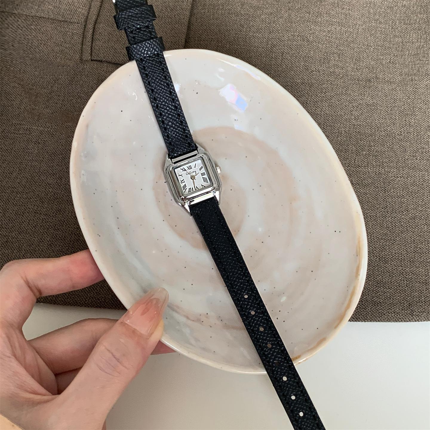 Exquisite Small Dial Temperament Watch Women S Simple Retro Light Luxury Roman High-End Watch