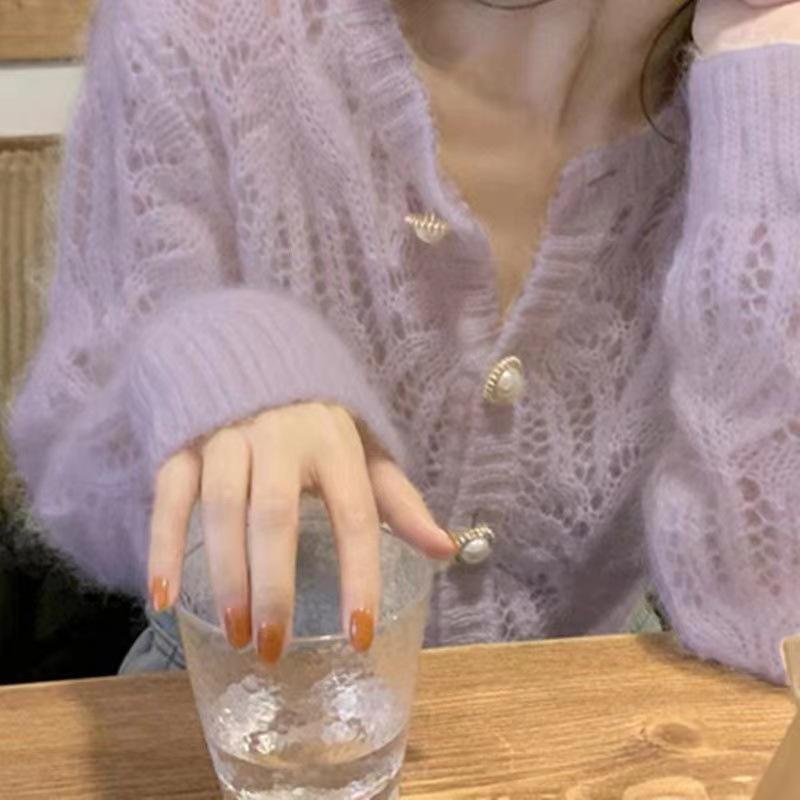 

Французский нежный стиль Осень Новинка Вязаный кардиган для женщин Новый Жемчужная пуговица Белый Ажурный свитер Куртка ONESIZE фиолетовый