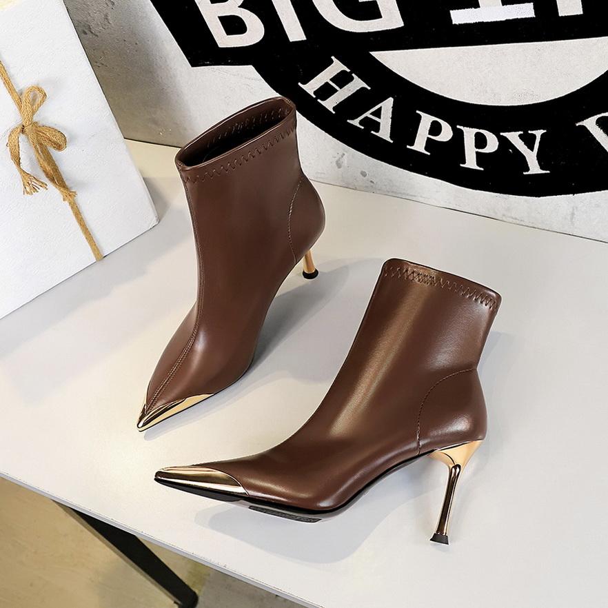 Botas curtas de inverno, saltos finos, saltos super altos, botas femininas, botas de cano curto, bico de ferro com ponta de metal, botas curtas da moda