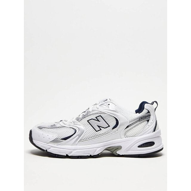 

Бело-серые кроссовки New Balance 530