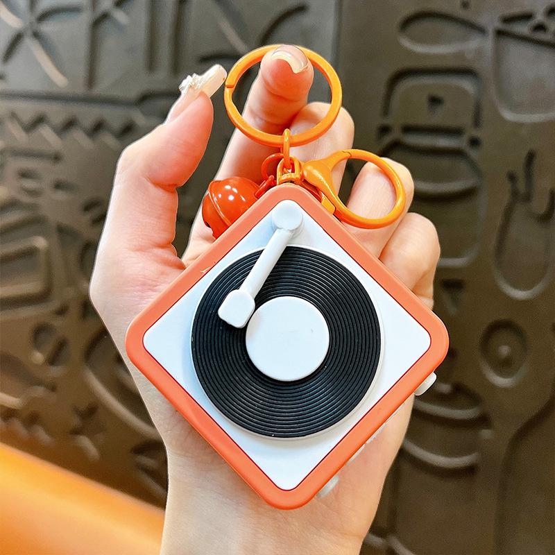 Retro Gramophone Keychain: Mini Recordable Music Box and Fun Pendant Gift