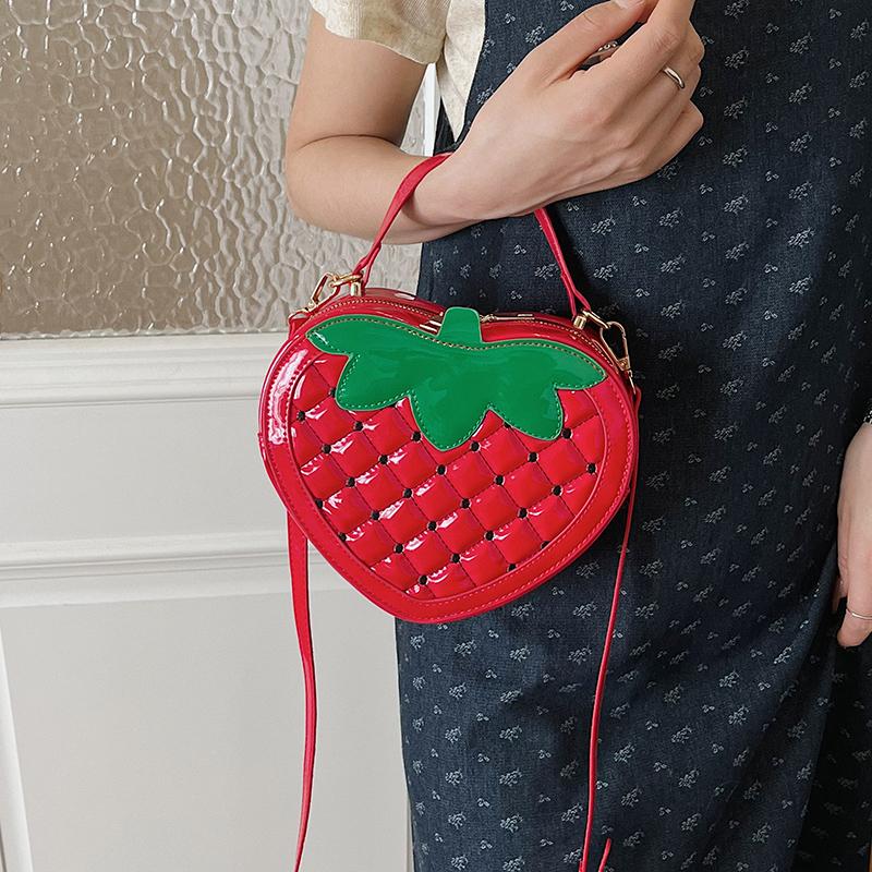 Süße 3D Erdbeer-Ananas Süße Umhängetaschen Mode Lustige Neuheit Jugend-Schultertaschen Kinder Mini Gewebte Fruchtförmige Handtasche