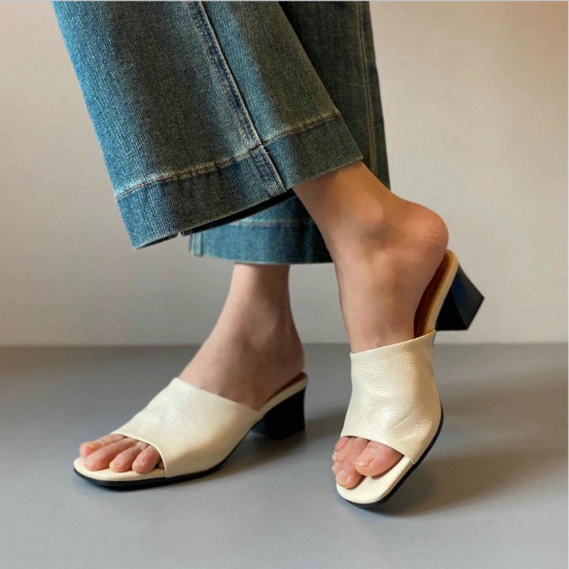 Fashion Slippers For Women's Summer Casual Thick-Heeled Black Slippers New Style Comfortable Home Footwear Fashionable And Stylish
