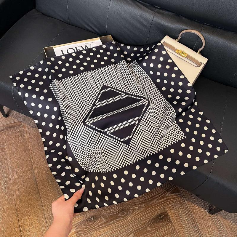 New 71 * 71cm Korean version small square scarf women's silk scarf spring and summer thin sunscreen scarf neck protection tied bag headband scarf