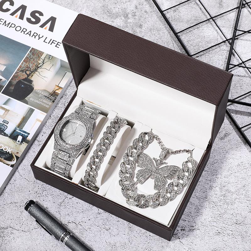 

Набор из 3 часов и женских аксессуаров, подарочная коробка + преувеличенная кубинская цепочка, ожерелье с бабочкой, ювелирные изделия, часы с бриллиантами