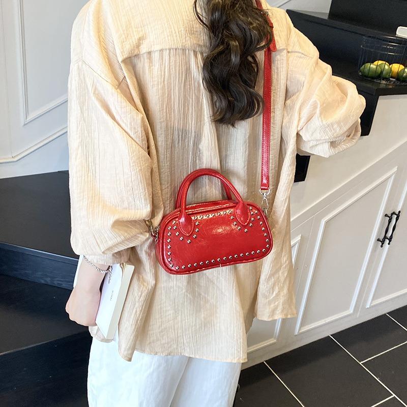 Summer Versatile Messenger Bag Women's New High-end Fashion Casual Rivet Portable Small Bag