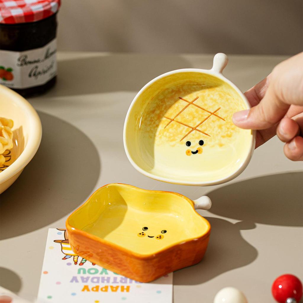 Cute bread-shaped ceramic sauce dish, cartoon smiley face condiment dish, creative kitchen dipping dish and snack dish tableware set.