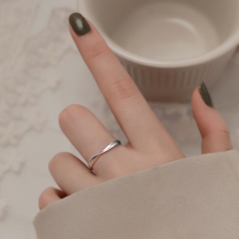 Ring - Women's Niche Design Simple Ring with Elegant and Luxurious Feel, Cool and Calm Style Finger Ring