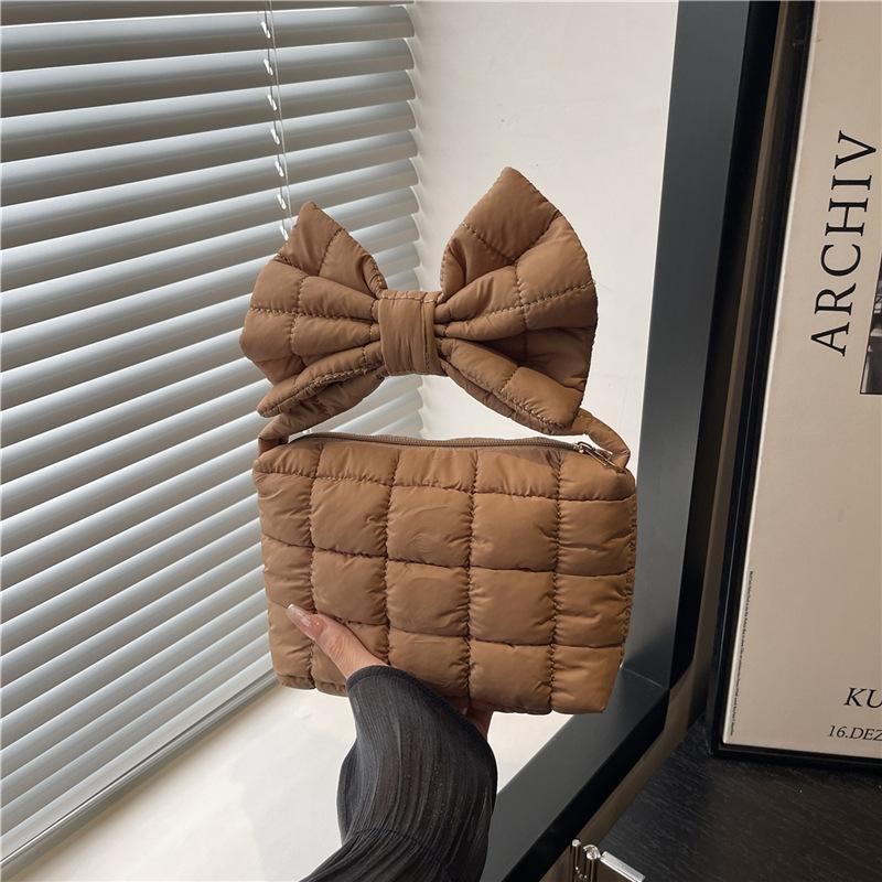 

Solid color simple and fashionable shoulder bag women s 2025 autumn and winter new versatile Korean version underarm bag casual bag women s bag хаки