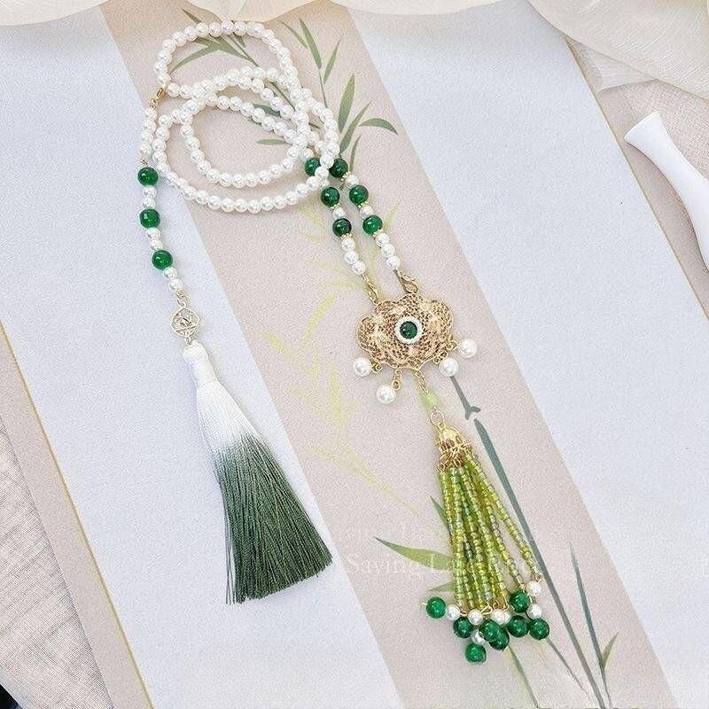 Hanfu im antiken Stil mit extra langen Quasten und weichen Anhängern. Tägliche Halskette und Colliers im Vintage-Stil, sehr vielseitig, im traditionellen Stil.