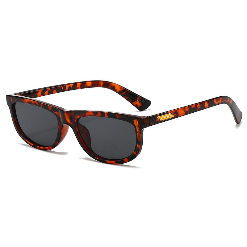 New sunglasses big-name flat for European and American style square sunglasses male and female stars fashion high-end glasses