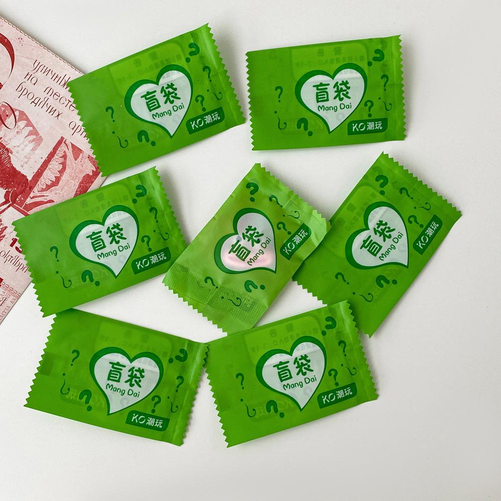 Přívěsek na klíče naslepo Malý dárek Školní taška Roztomilá taška Řetízek na mobilní telefon Dárek Prémiová pryskyřice Klíčenka na batoh