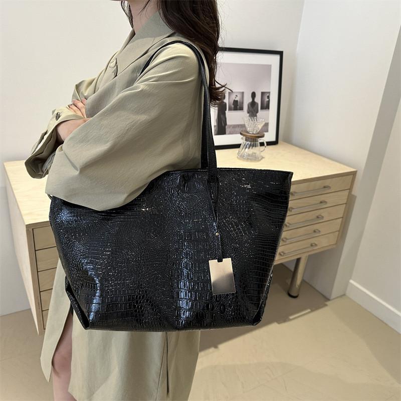 Stylish Korean Casual Tote Bag For Women With Trendy New Design And Spacious Interior