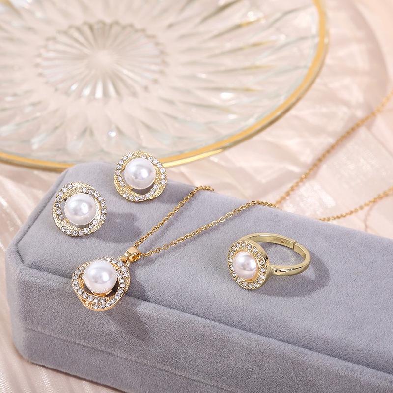 

Pearl Jewelry Set One Size