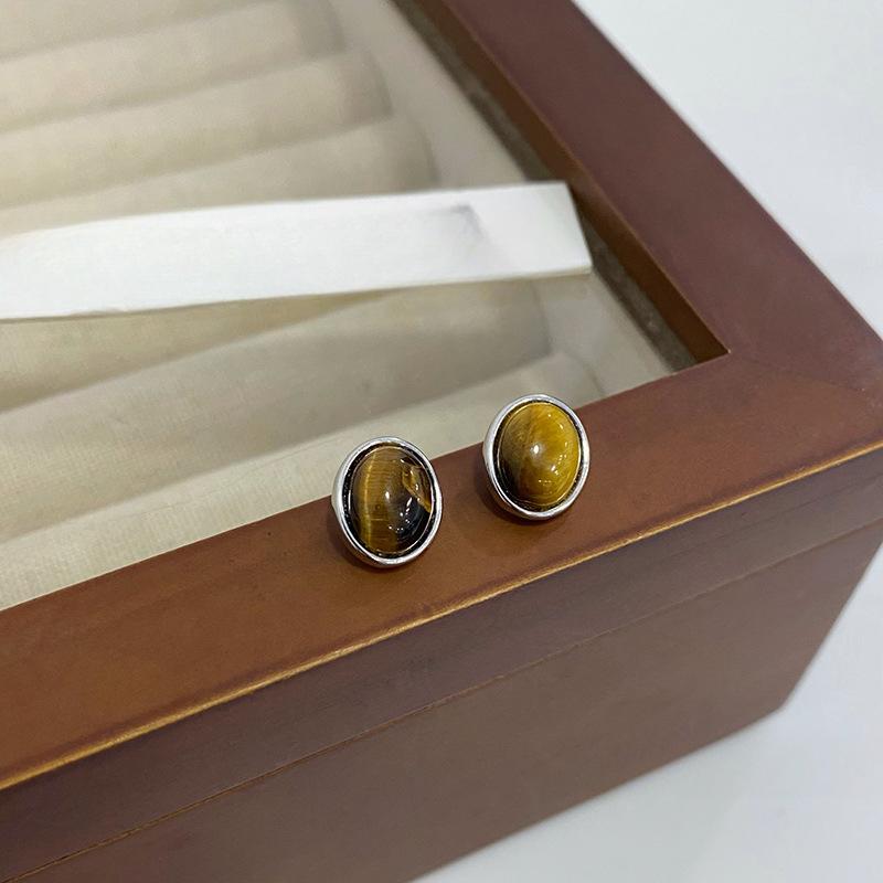 

Серьги-гвоздики с ракушкой и тигровым глазом для женщин, легкие, роскошные, универсальные, модные, для повседневных поездок