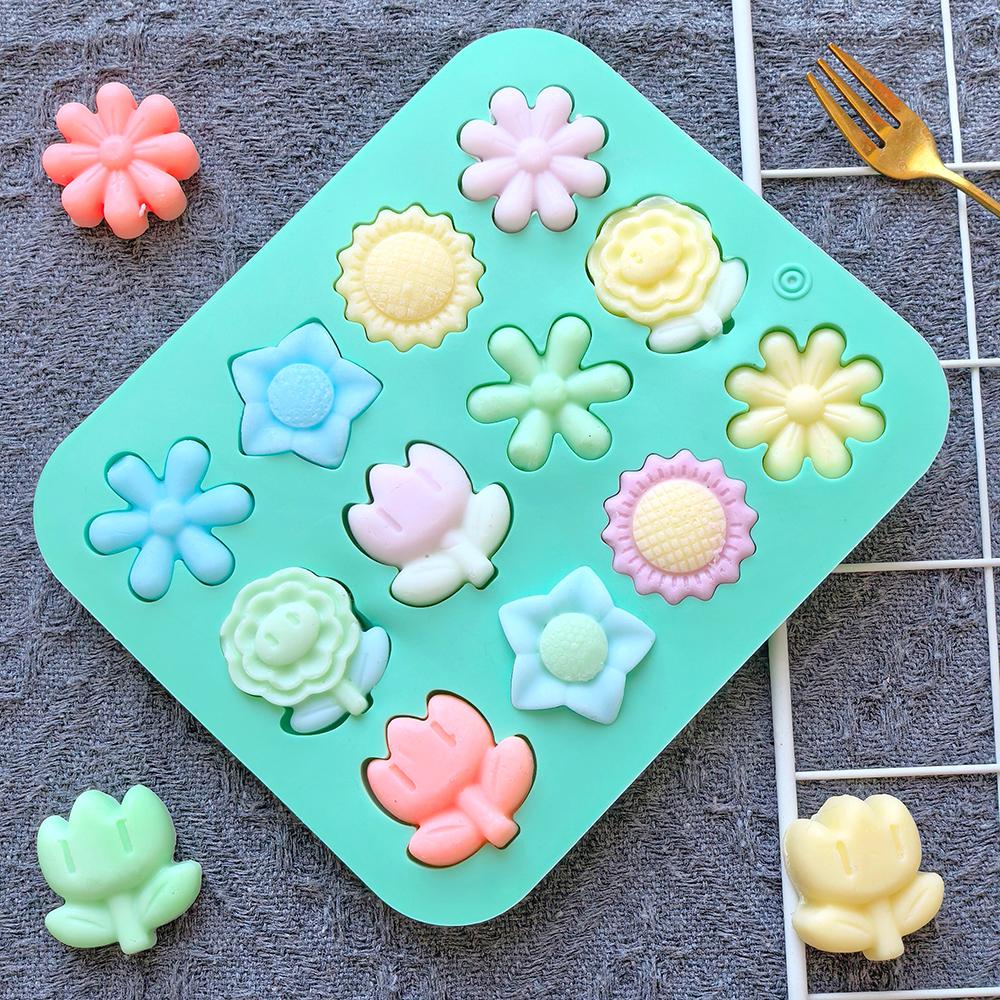 12 Holes Silicone Chocolate Candy Molds Flower Chocolate Molds Ice Cube Gummy Pudding Molds for DIY Cake Decoration Baking Tool