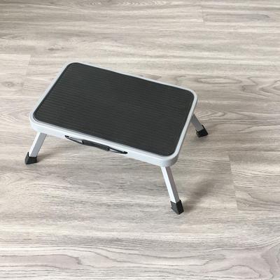 Foldable Metal Step Ladder Stool with Large Pedals for Indoor Use