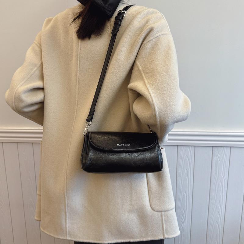 New Single Shoulder Retro Winter Bag Women's Versatile 2025 Casual Women's Bag Pillow Trend Niche Bag Feeling Fashion