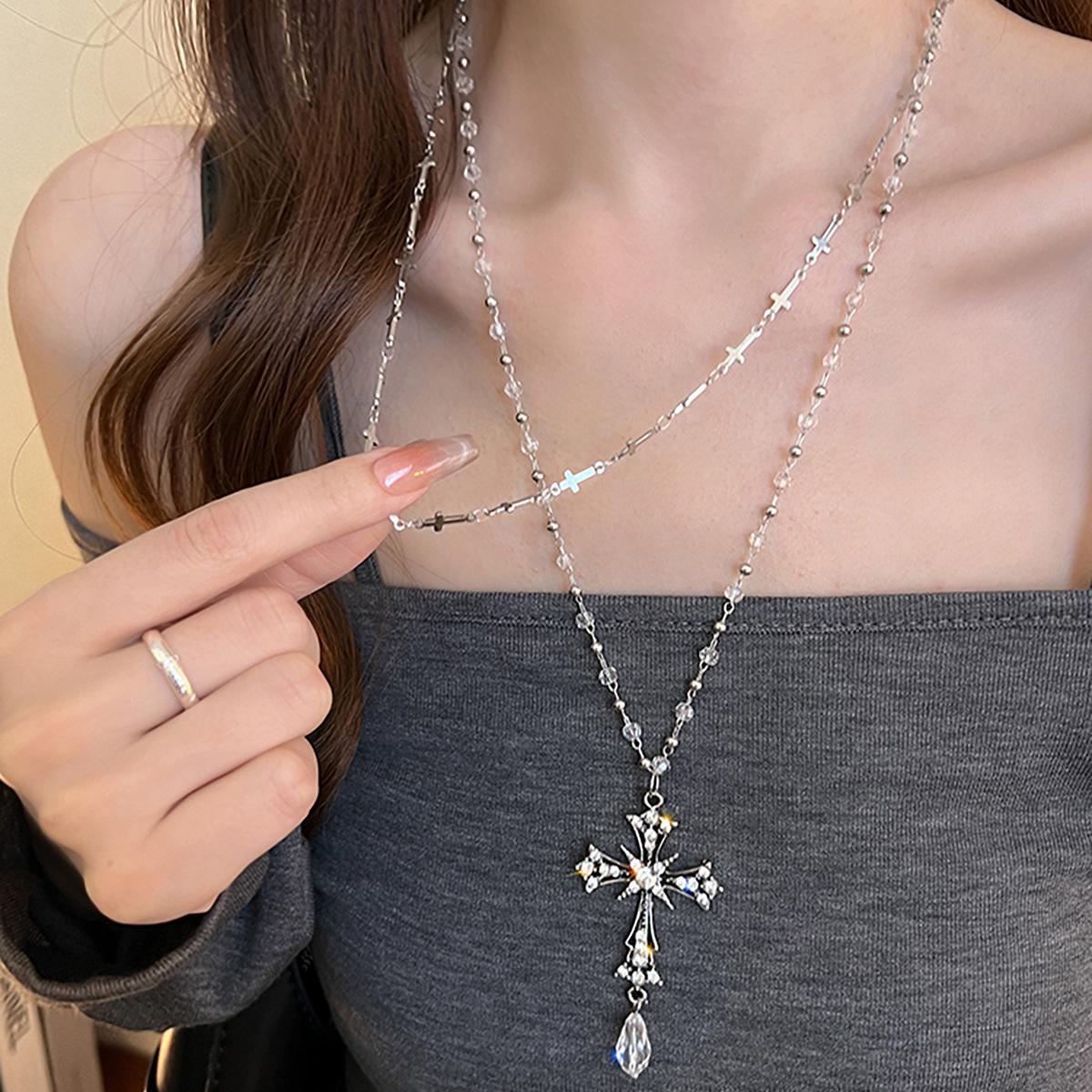 

Vintage Glass Beaded Cross Pendant Necklace - Adjustable Clavicle Chain with High-End, Luxurious Design