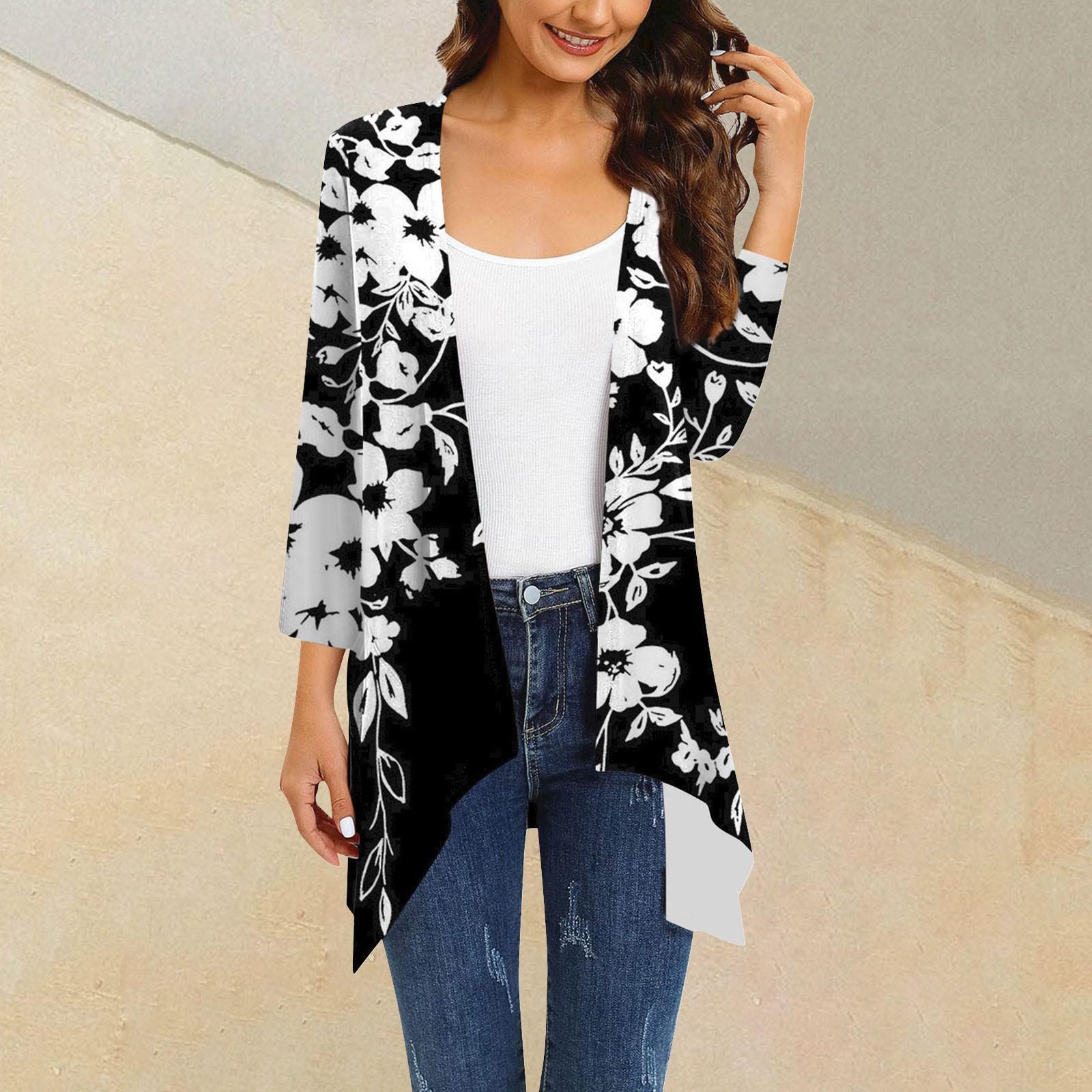 

Женский кардиган неправильной формы с принтом, рукавами три четверти и карманной курткой XXXL чёрный