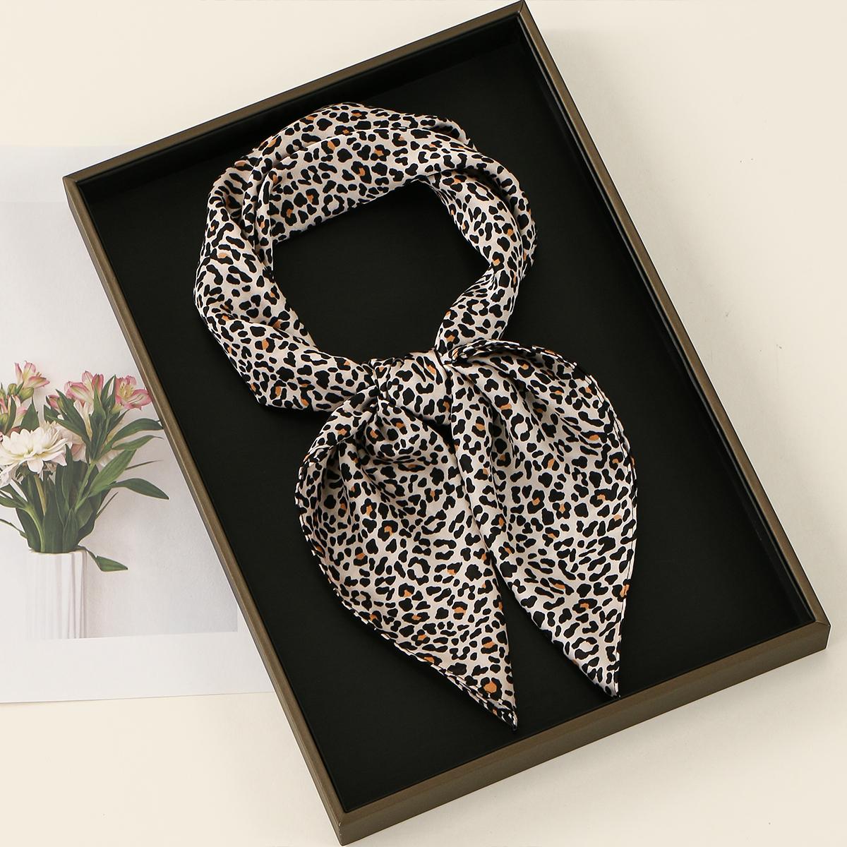 

Luxury Square Satin Scarf Women Fruit Cherry Pattern Shawls and Wraps Fashion Small Bag Scarves Hair Tie Bandanas 70*70Cm