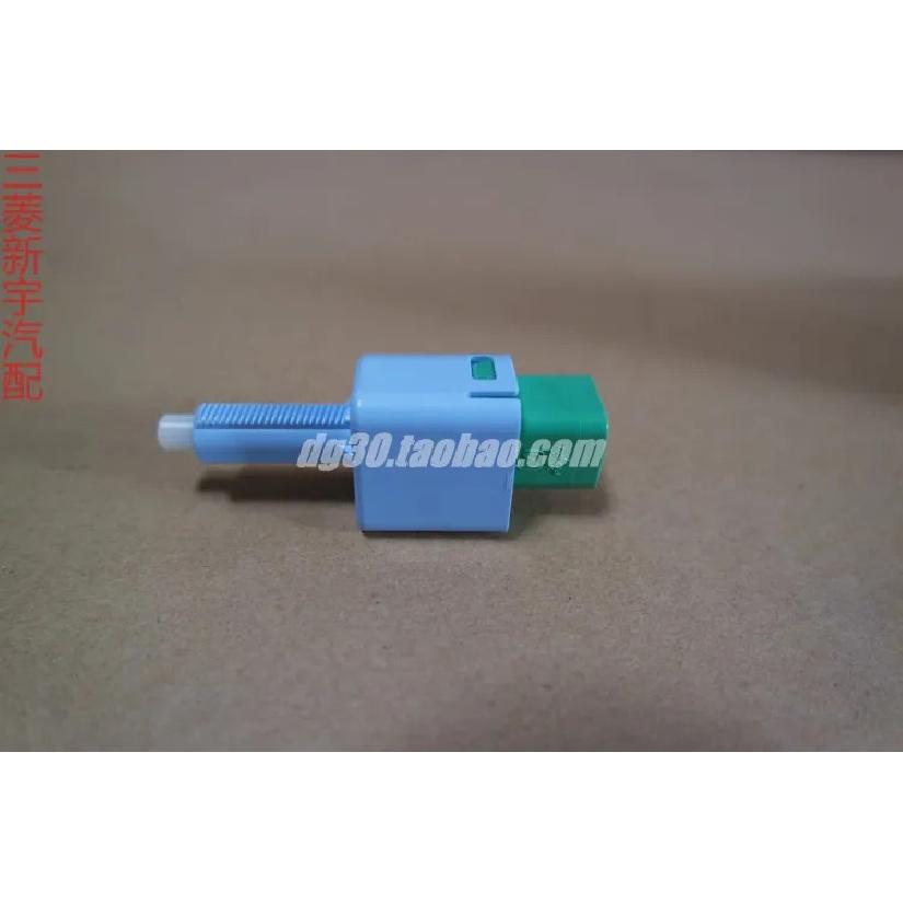 SWITCH,STOP LAMP,4P Outlander CW0W ASX GA0W brake light switch 8614A111
