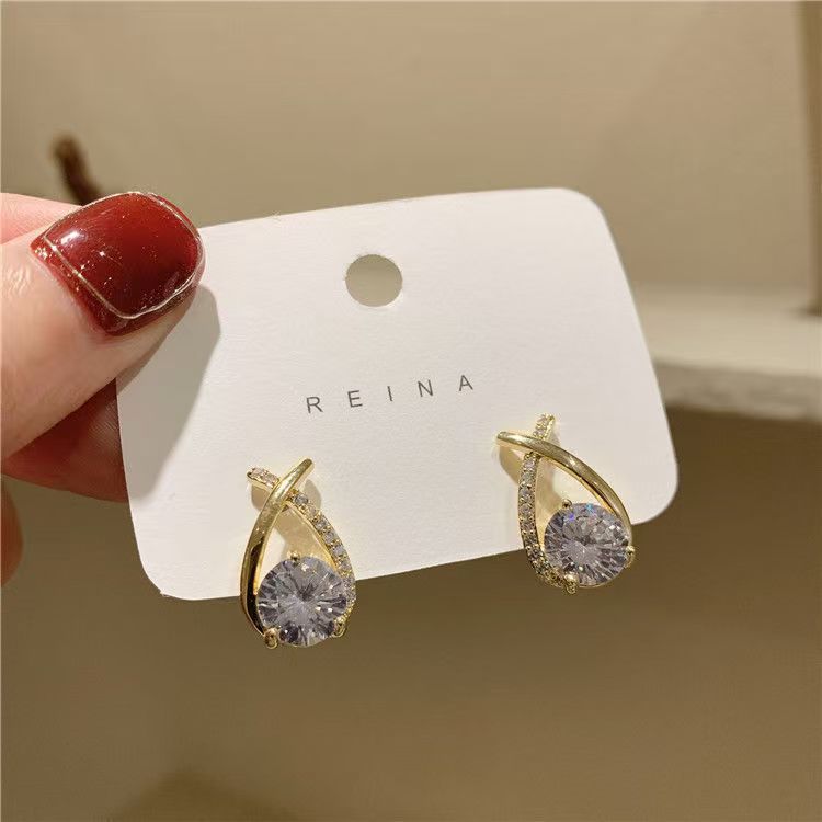 Exquisite diamond-set cross earrings, light luxury temperament, niche high-end design stud earrings.