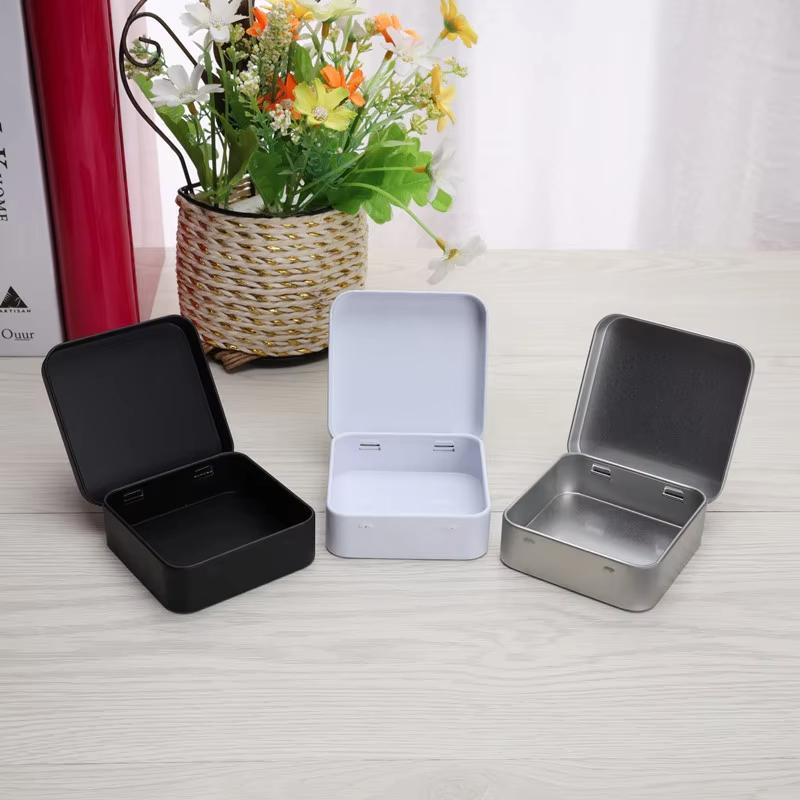 Mini Scatola Quadrata Piccola in Latta Scatola di Stoccaggio con Cerniera Flip Scatola di Latta Piccola Custodia per Kit Piccolo Gioielli Monete Caramelle Organizer per Condom Portatile