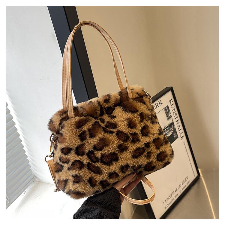 Trendy Leopard Print Plush Casual Shoulder Handbag