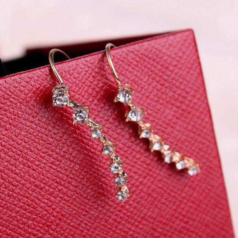 Geometric Pearl Earrings: Light Luxury & Niche High-End Accessories