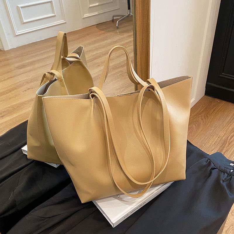 New Tote Bag Popular Shoulder Armpit Bag High Sense Large Capacity Commuting Simple Portable Women's Bag