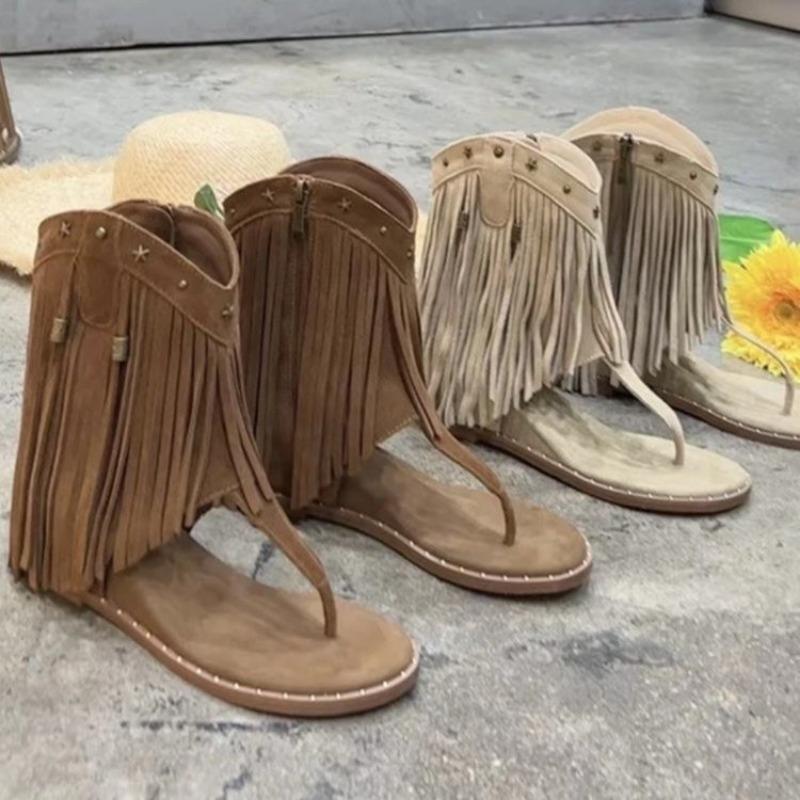 Buty z frędzlami, sandały z nitami, nowa wkładka w jodełkę, buty zwiększające wysokość, fajne buty