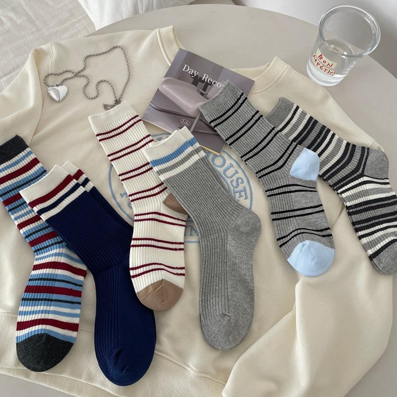 5 Pairs of Women's Spring and Autumn Striped Cotton Wicking Anti Pilling Mid Tube Socks